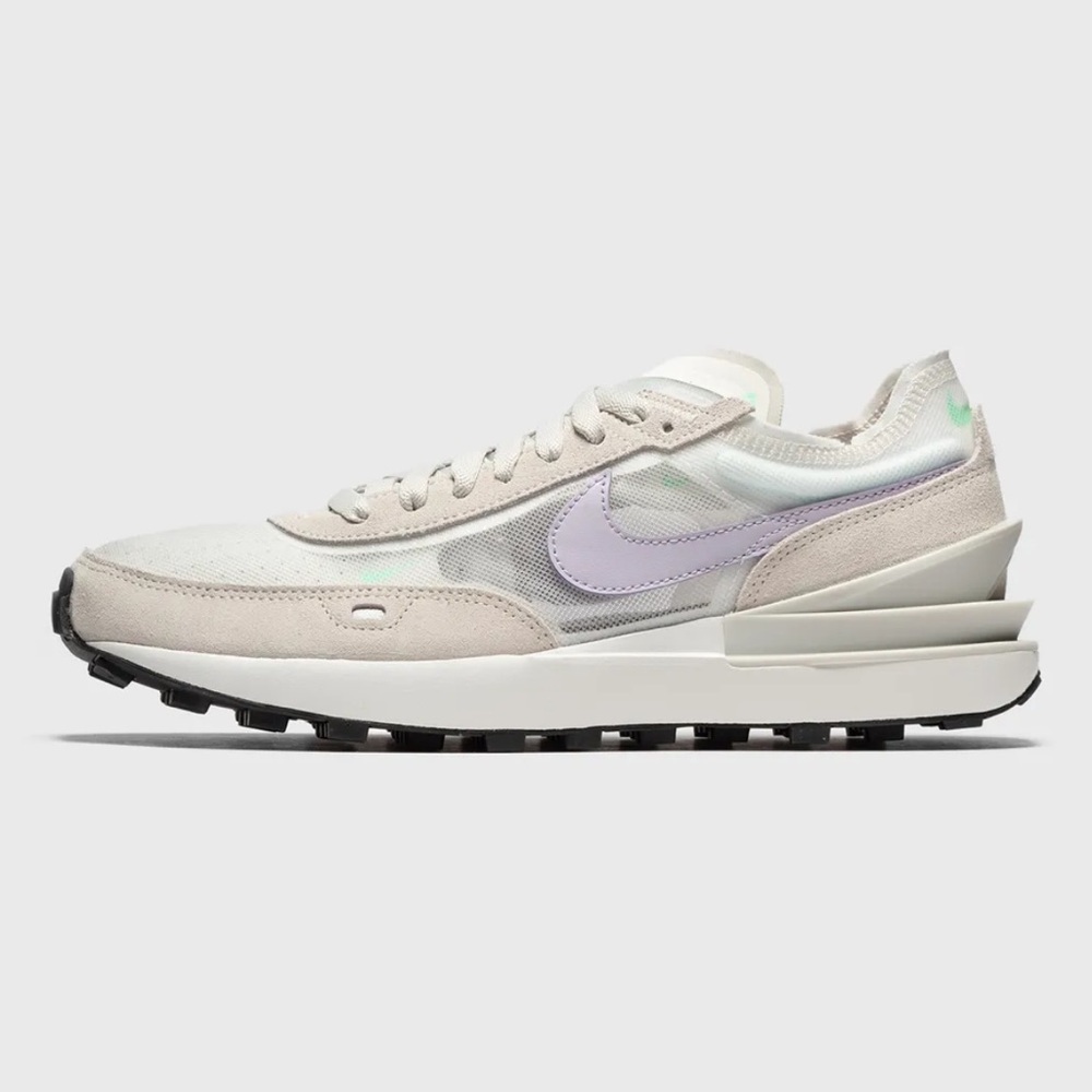 Women’s NIKE Waffle One sneakers- summit white/infinite lilac. Size 11 - Picture 3 of 12